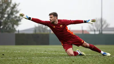 Il portiere Mile Svilar è fuori per almeno un mese, lasciando spazio a Gollini, Vasquez e De Marzi nella lista dei...