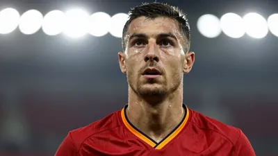 AS Roma si conferma al primo posto in Serie A con una vittoria 4-0 su Lecce, mantenendo cinque clean sheet nelle ultime...