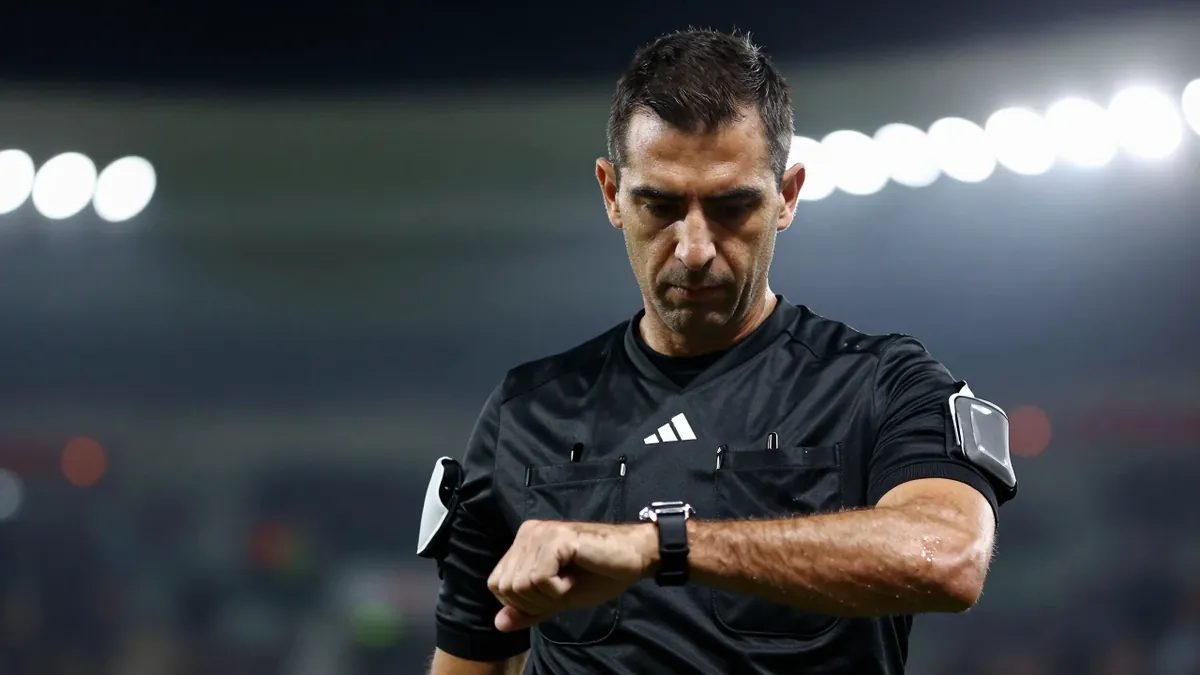 Spanish referee Jesús Gil Manzano will officiate Fenerbahçe vs AS Roma in their Champions League group stage opener on...