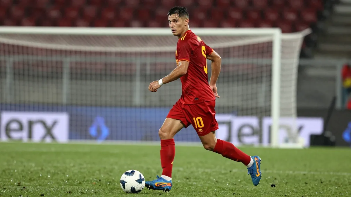 Gian Piero Gasperini schiera Donyell Malen dall'inizio in attacco per l'AS Roma, terza in classifica, nel big match...