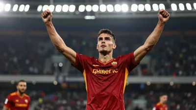 L'AS Roma è in testa alla Serie A con due vittorie, 8 gol fatti e nessuno subito, mentre Donyell Malen guida la...