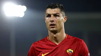 AS Roma: La Roma diventa il primo club a indossare ogni numero di maglia da 1 a 99, grazie all'arrivo di Rodrigo Mora