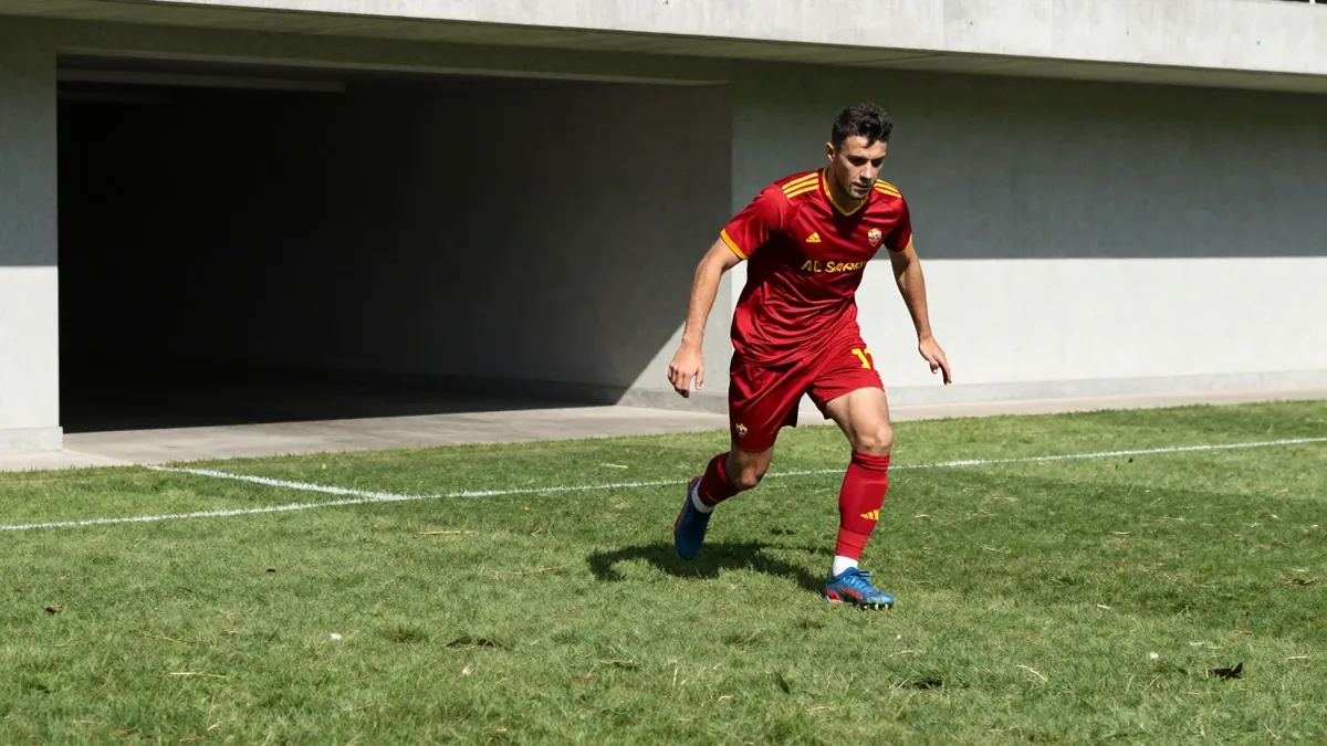 L'AS Roma affronta il Torino in trasferta con la certezza della defezione di Manu Koné, infortunato al ginocchio, mentre...
